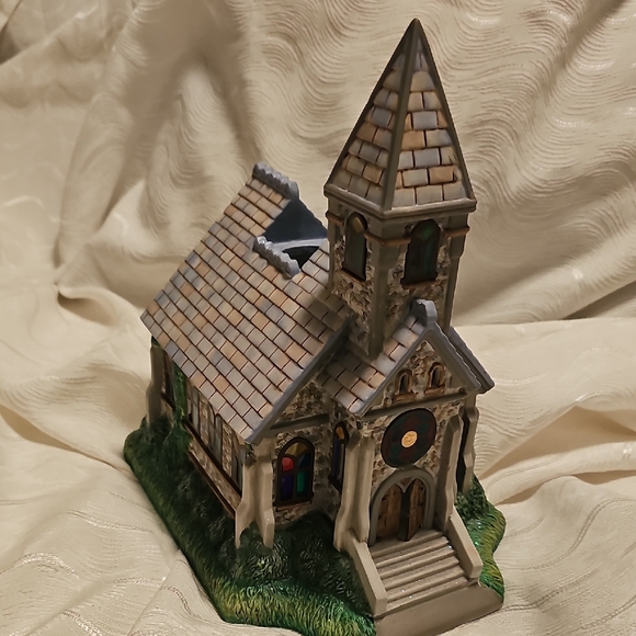 PartyLite Other - PartyLite Olde World Church Tealight Village House